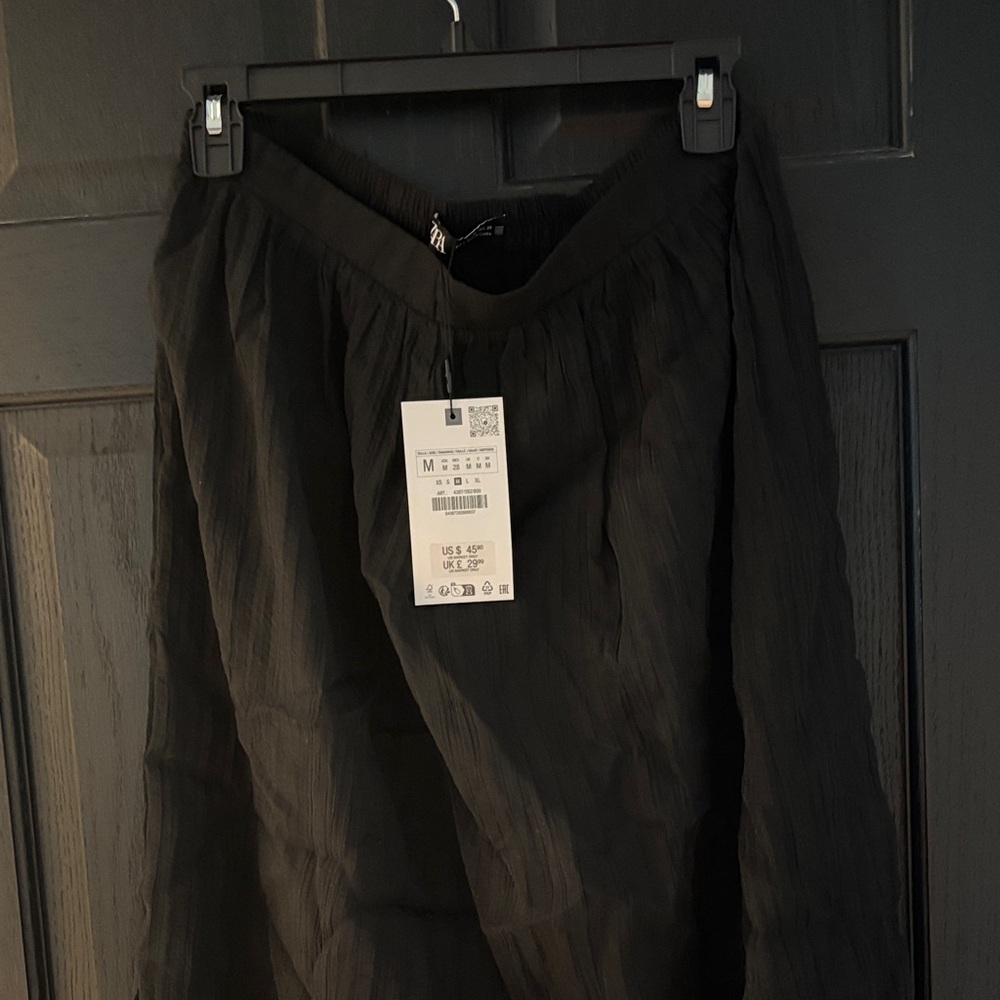 Zara Women's Elegant Black Midi Skirt